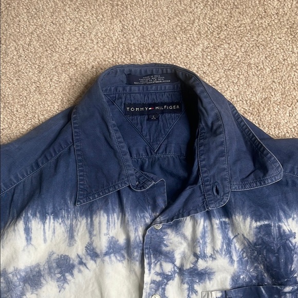 Tommy Hilfiger Blue and White Tie-Dye Casual Button Down Shirt - Picture 2 of 5